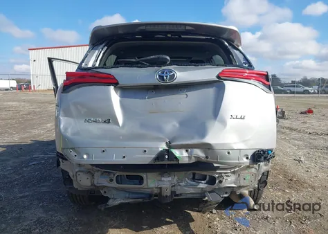 2016 Toyota Rav4 Xle z USA, uszkodzony, nr VIN 2T3WFREV9GW292125